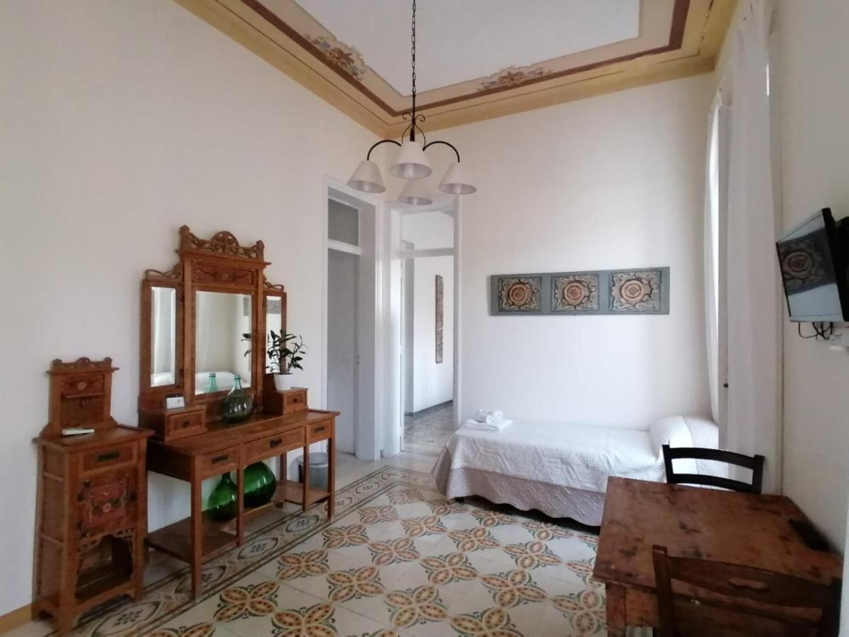 Boutique Rooms And Breakfast Granveliero Trapani Exterior foto
